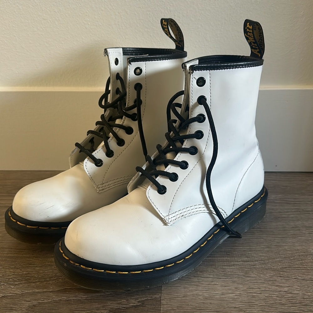 Doc Martens White LeatherBoots